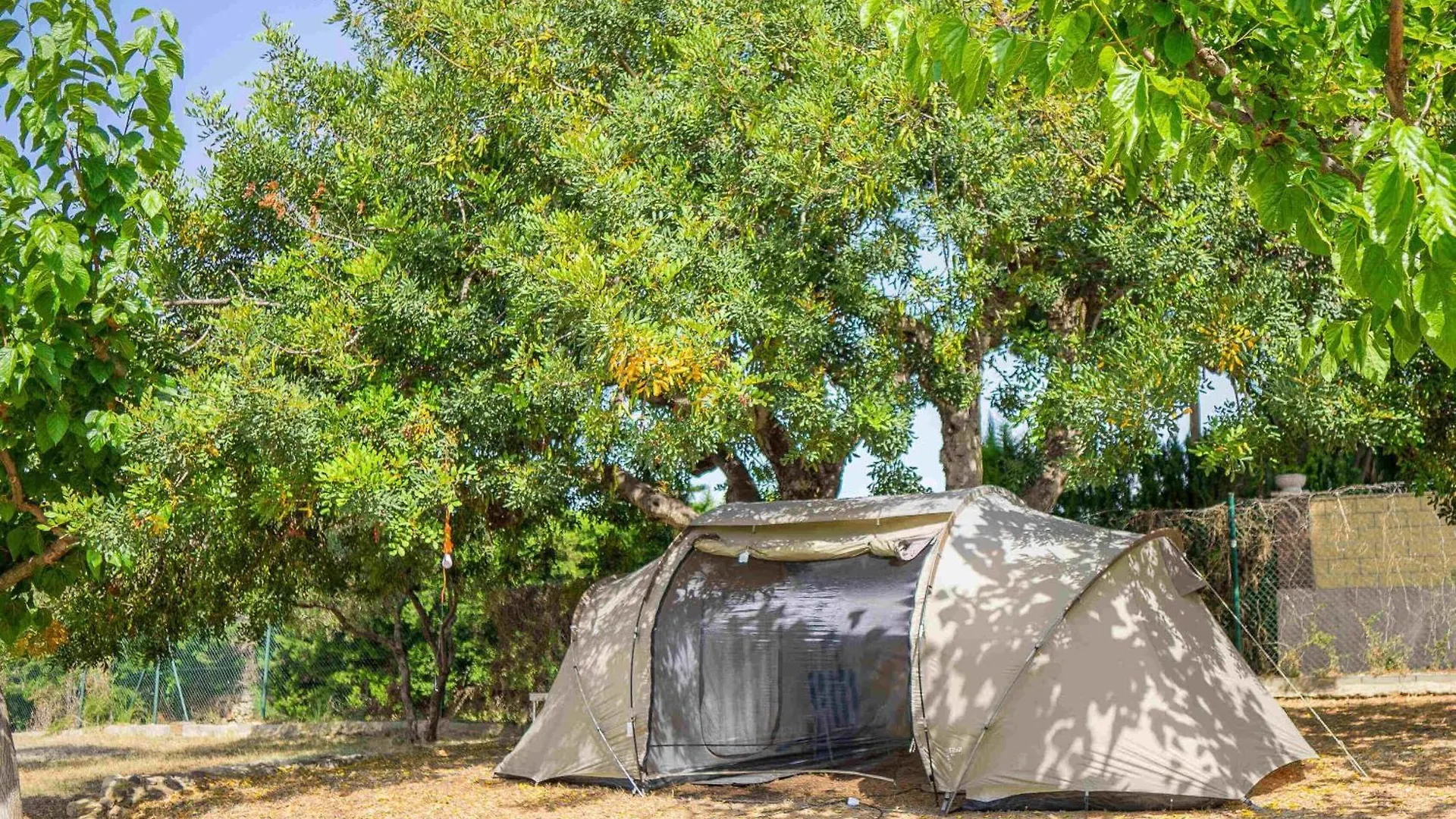 Camping Cambrils Caban Campsite